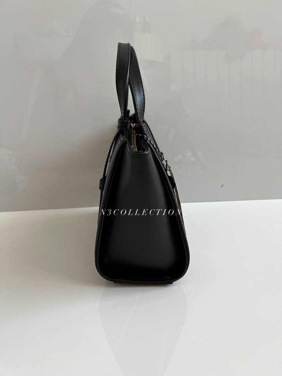 کیف زنانه چرمی بیاله – شیک، جادار و مناسب دانشگاه و محل کار - تصویر 3