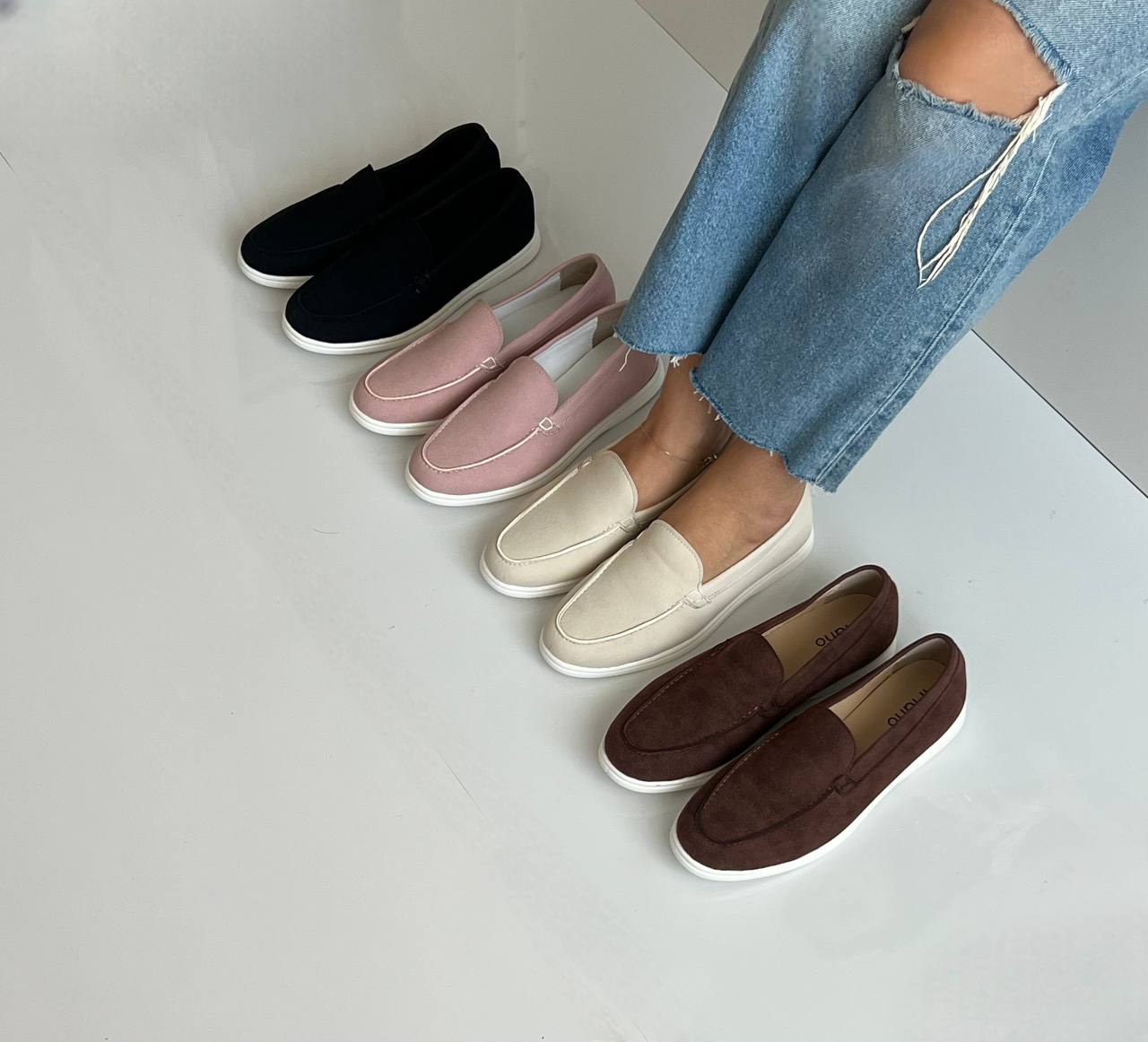 کفش لوفر جیر زنانه – ترند ۲۰۲۵، شیک و راحت با رنگبندی متنوع - تصویر 2