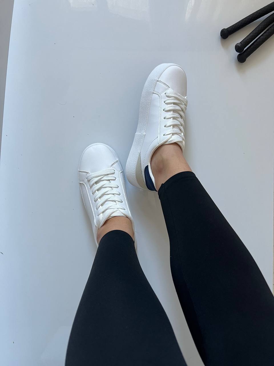 کتونی سفید پست سورمه کرم - تصویر 3