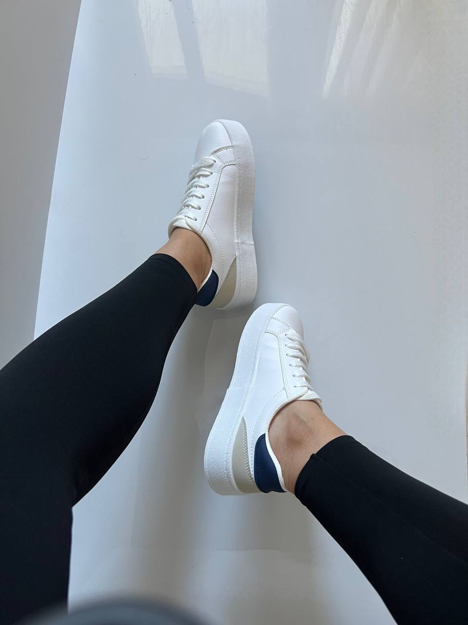 کتونی سفید پست سورمه کرم - تصویر 6