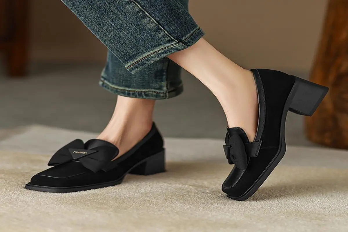 استایل کلاسیک با کفش پاشنه گربه‌ای یا Kitten Heels